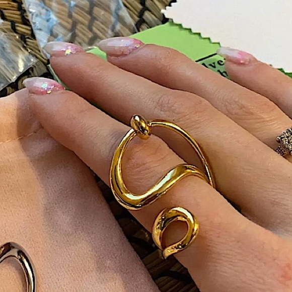 NEW 18K GOLD PLATED IRREGULAR ADJUSTABLE RESIZABLE RING - Picture 6 of 8